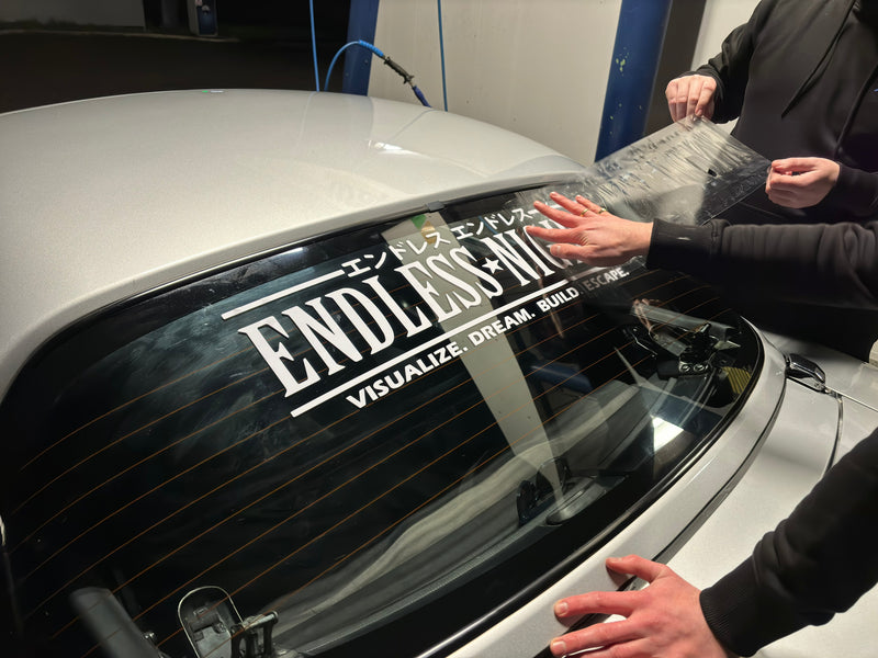 Comment bien coller un sticker sur ta voiture