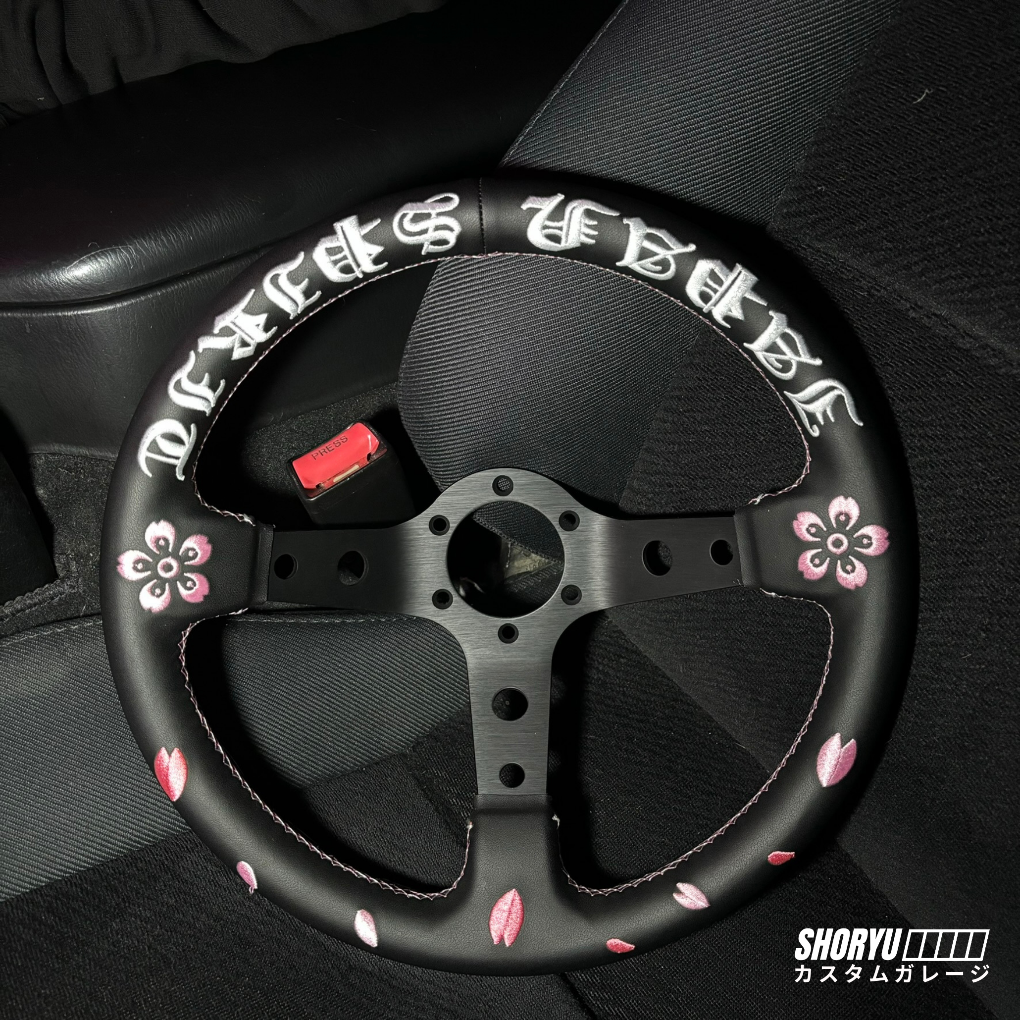 Volant JDM "Sakura Edition" – 320 mm