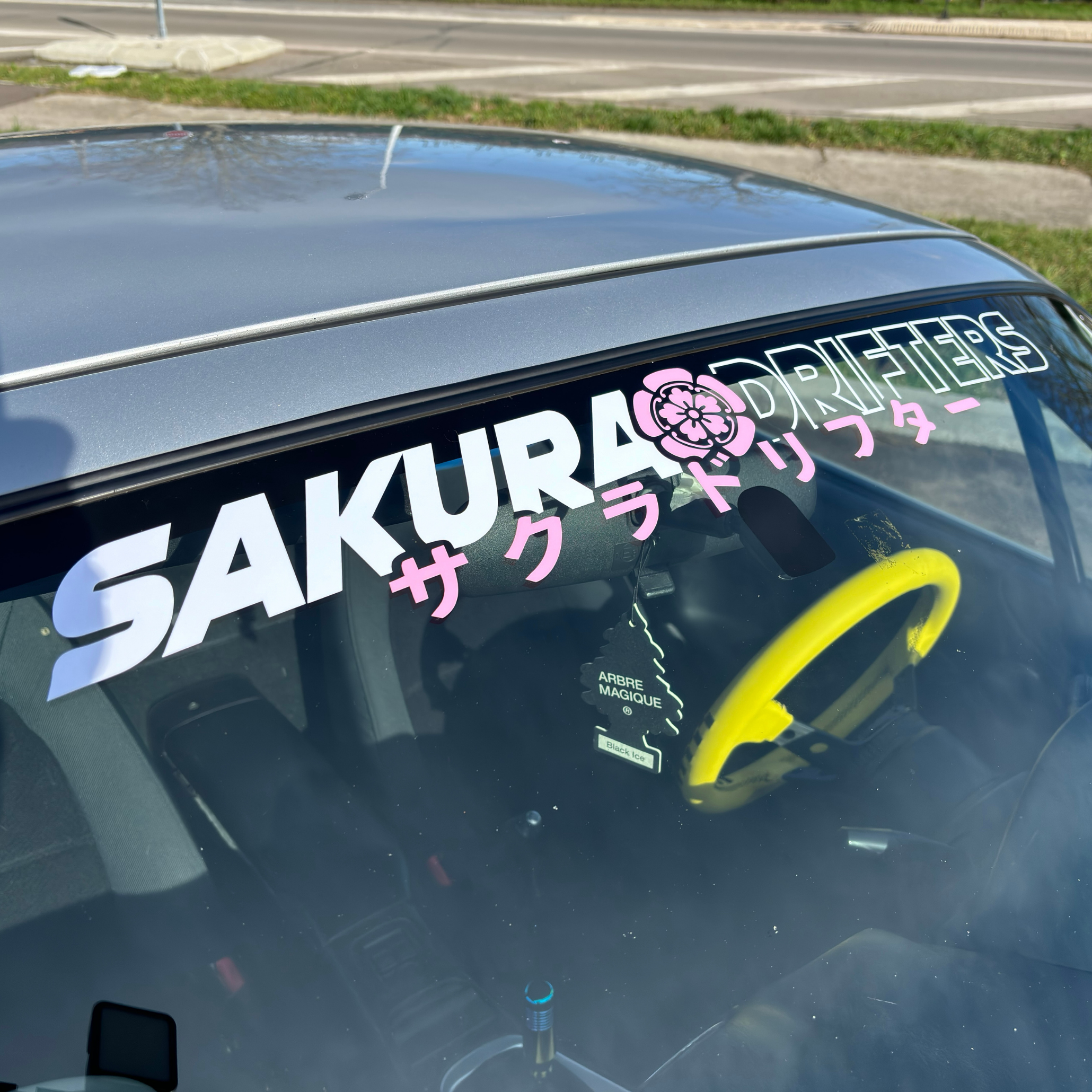 Sticker voiture “Sakura Drifters”
